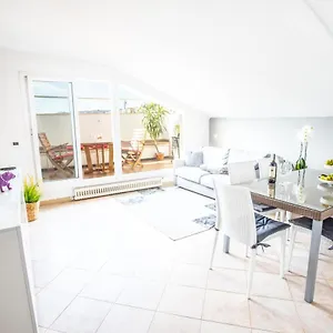  Apartment Mansarda Luminosa In Centro A Italien