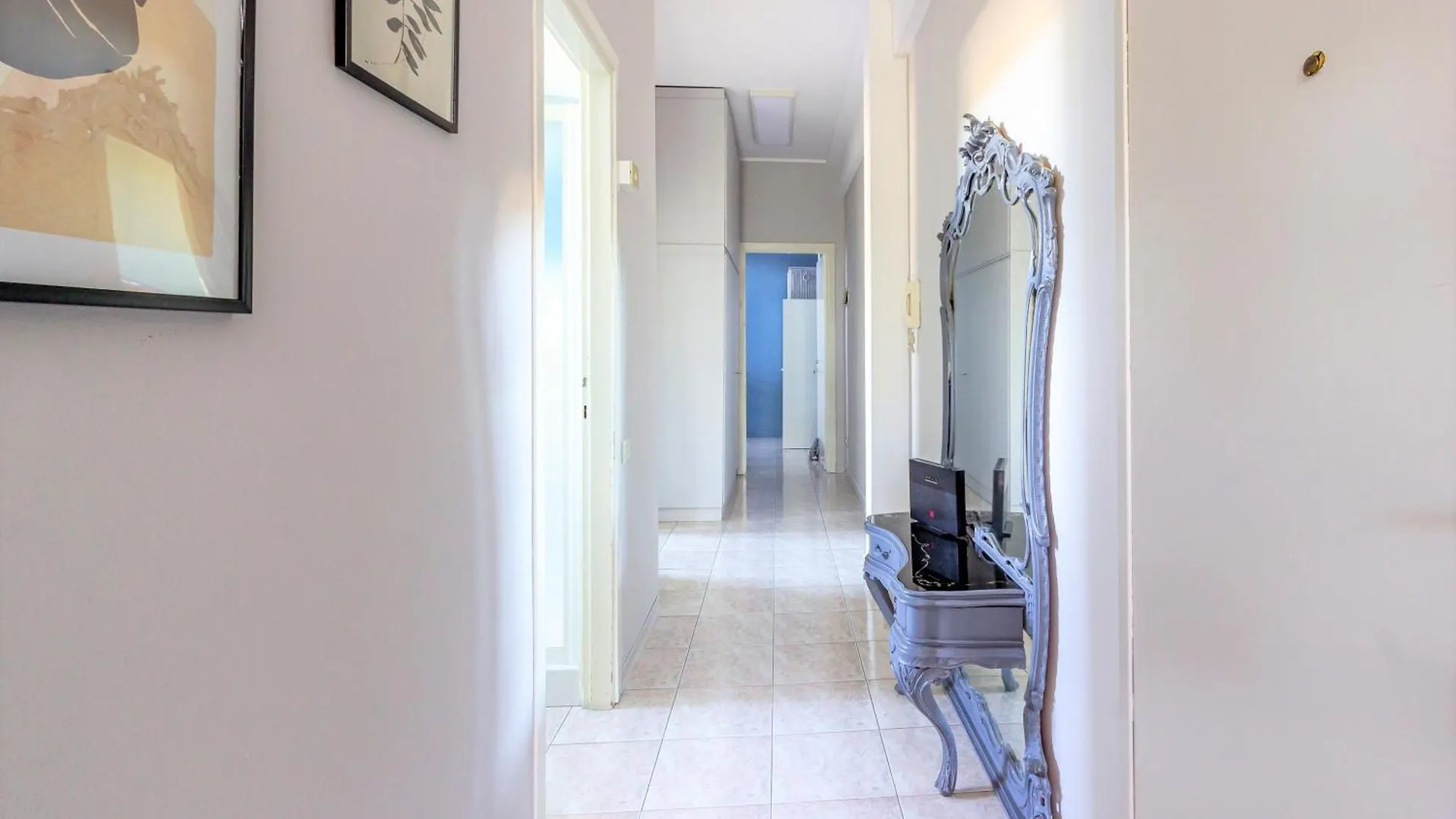 Apartment Ferienwohnung Parking & Terrace - Large 90 Mq - Self Check-In & Remote Access Como Italien