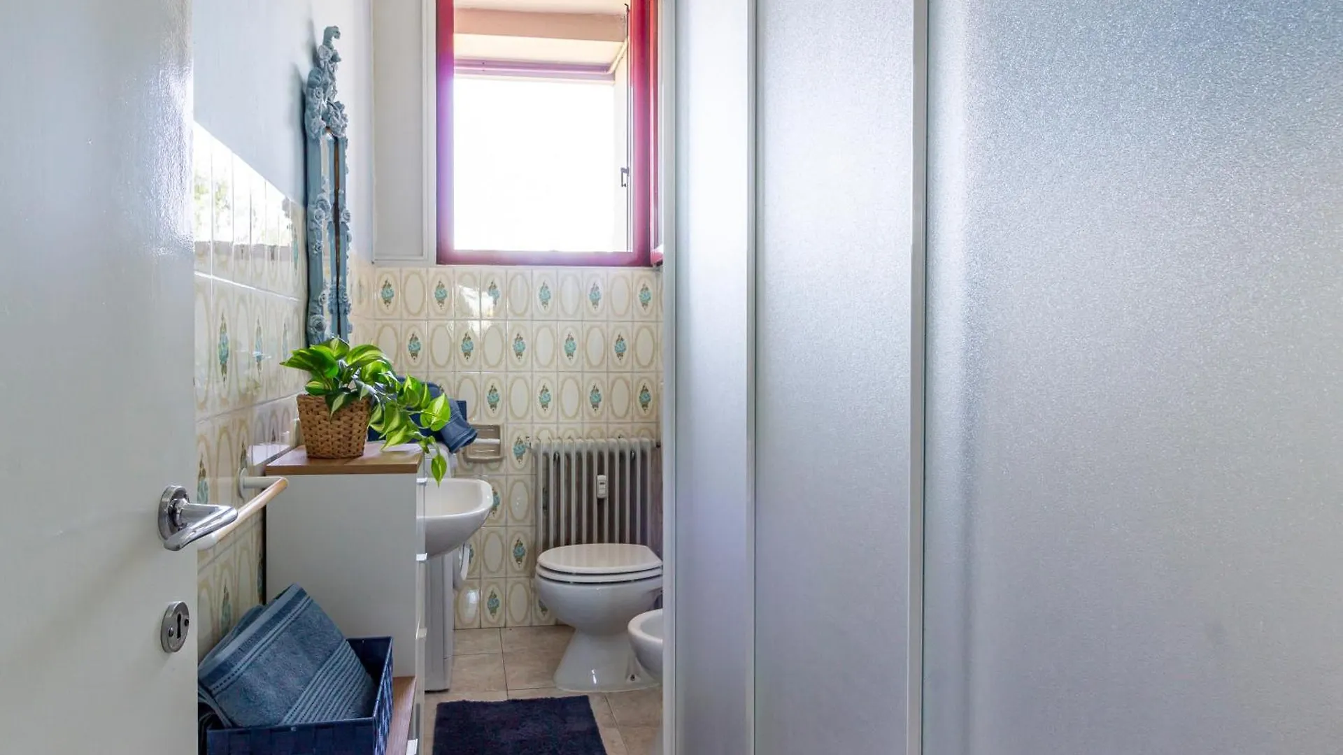 Ferienwohnung Parking & Terrace - Large 90 Mq - Self Check-In & Remote Access Como Apartment
